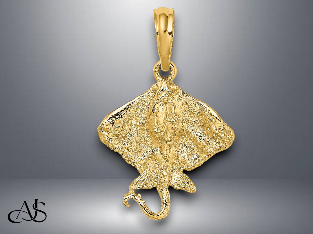 14K Yellow Gold Stingray Charm with Necklace Chain Options