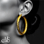 Load image into Gallery viewer, 14K Yellow and White Gold Twist Diamond-cut Texture Hoop Earrings - Lightweight Thin 4mm
