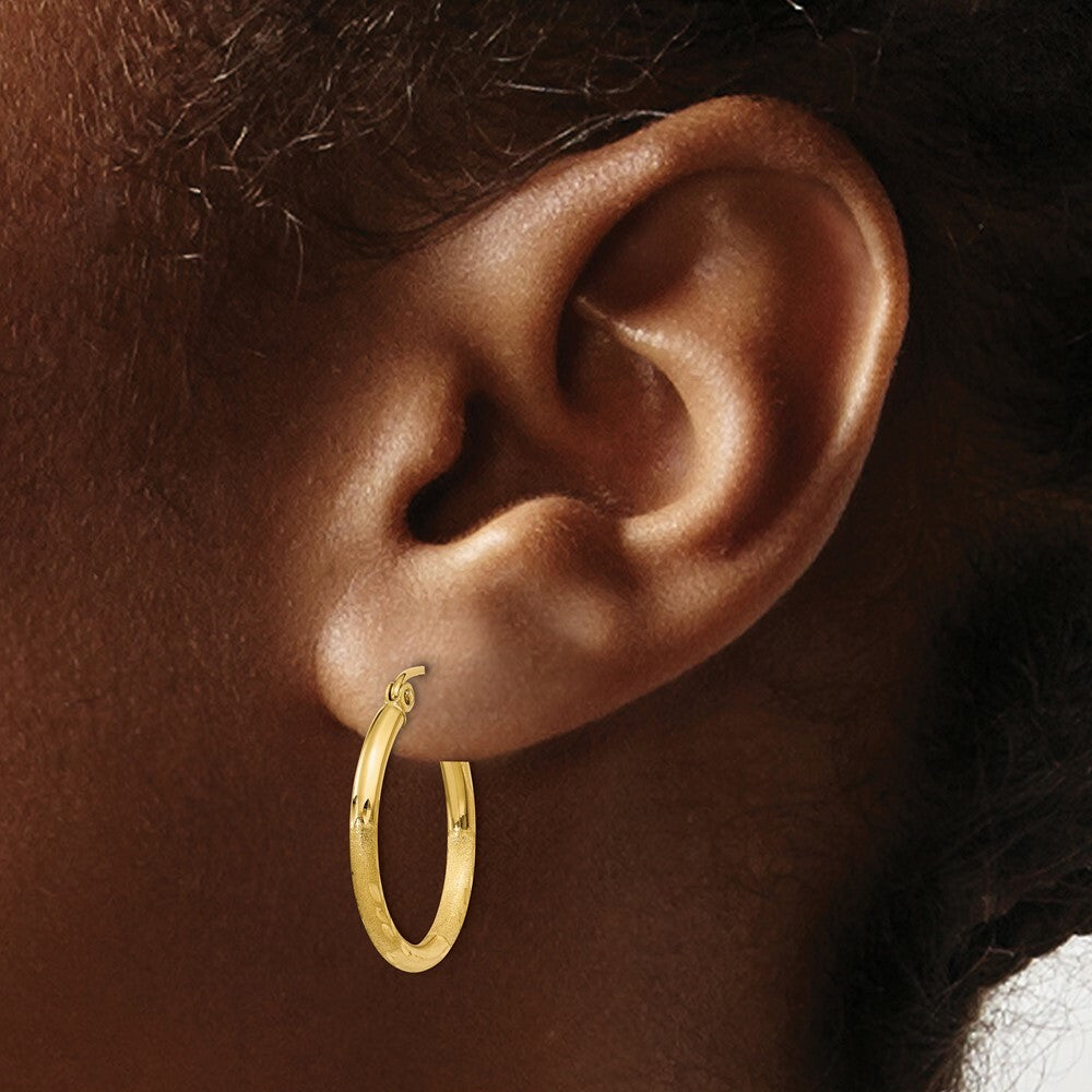 14K Yellow Gold Satin & Diamond-cut 2mm Round Tube Hoop Earrings 20mm length