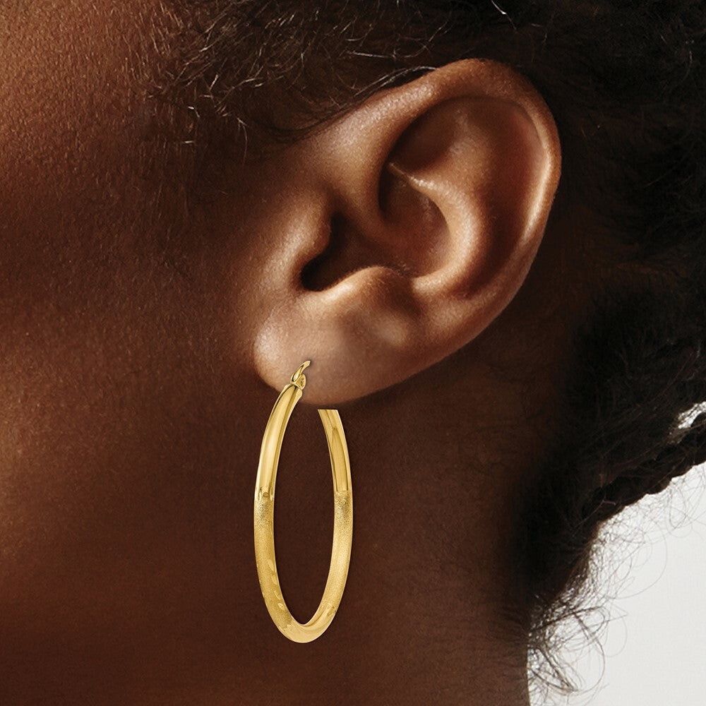 14K Yellow Gold Satin & Diamond-cut 2.5mm Round Hoop Earrings 29mm length