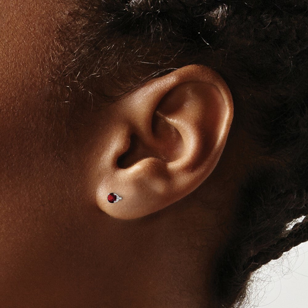 14K White Gold 3mm Garnet Stud Earrings 0.26-Carat tw